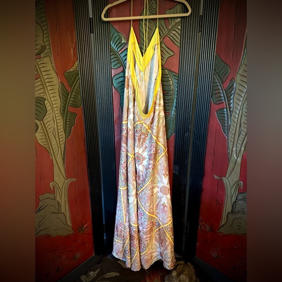 Backless maxi dress - Picture 4 of 6